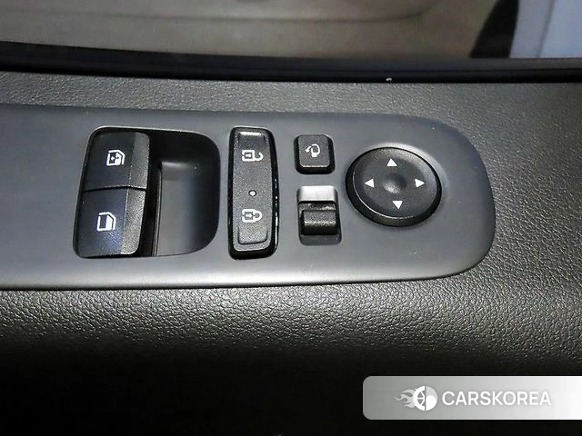Hyundai Staria 2022 Белый из Кореи, фото 4