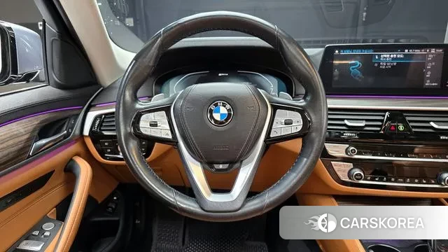 BMW 5 Series (G30) 2019 Серебристо-серый из Кореи, фото 4