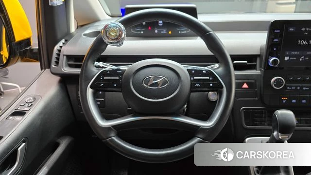 Hyundai Staria 2023 Желтый из Кореи, фото 4