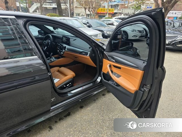 BMW 5 Series (G30) 2023 Серый из Кореи, фото 4