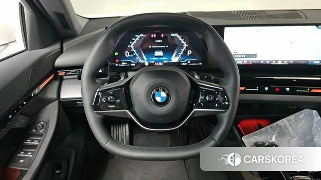 BMW 5 Series (G60) 2024 Белый из Кореи, фото 4