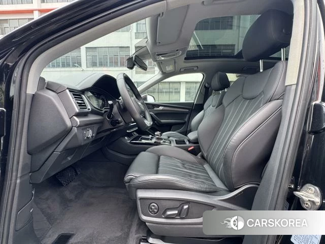 Audi Q5L Sportback 2022 Черный из Китая, фото 4
