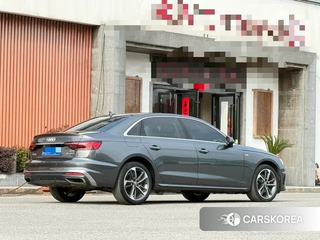 Audi A4L 2021 Темно-серый из Китая, фото 4