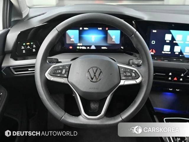 Volkswagen Golf 8th Generation 2024 Белый из Кореи, фото 4
