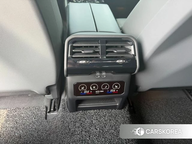 BMW 5 Series (G60) 2025 Белый из Кореи, фото 4