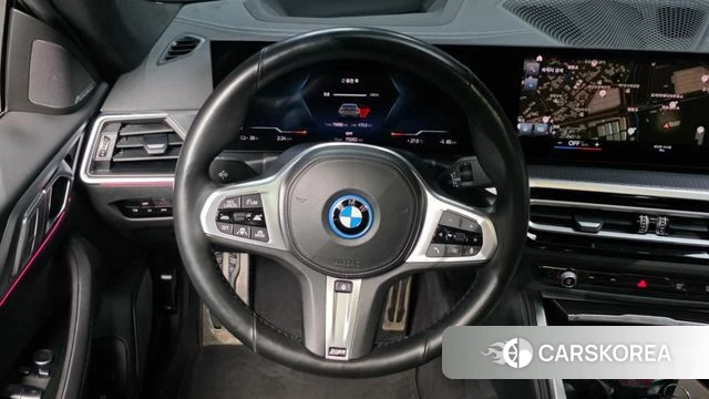 BMW i4 2022 Светло-серебряный цвет из Кореи, фото 4