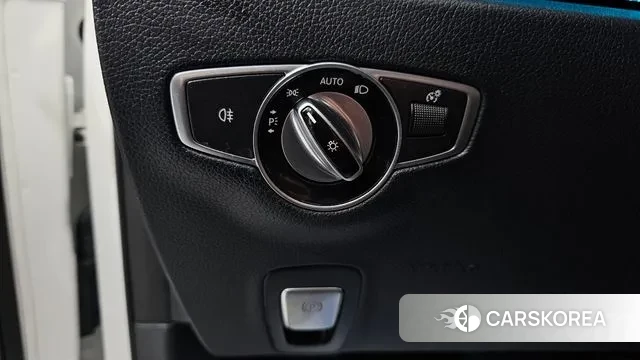 Mercedes-Benz E-Class W213 2022 Белый из Кореи, фото 4