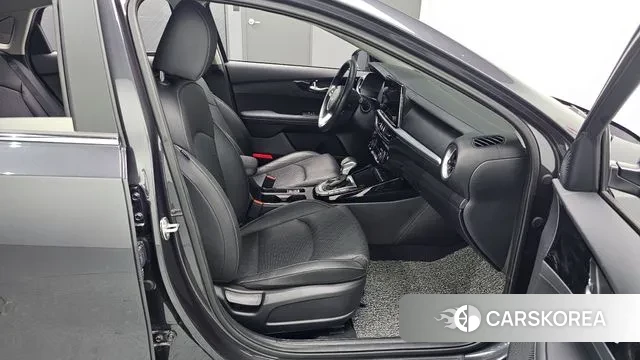 Kia The New K3 2nd generation 2023 Серый из Кореи, фото 4