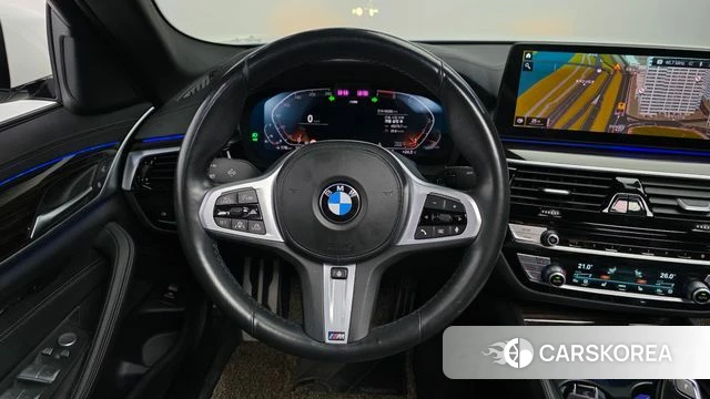 BMW 5 Series (G30) 2021 Белый из Кореи, фото 4