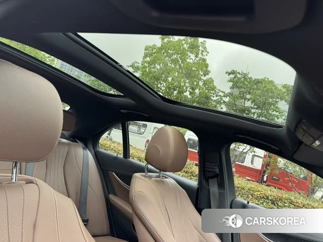 Mercedes-Benz E-class (imported) 2022 Черный из Китая, фото 4