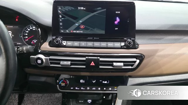 Kia Seltos 2022 Белый из Кореи, фото 4