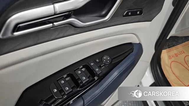 Kia Sportage 5th Generation Hybrid 2023 Белый из Кореи, фото 4