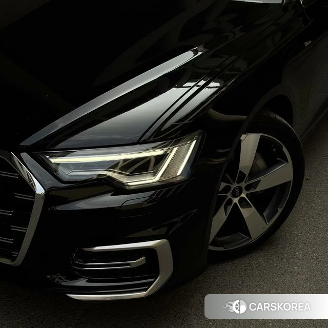 Audi A6L 2022 Черный из Китая, фото 4