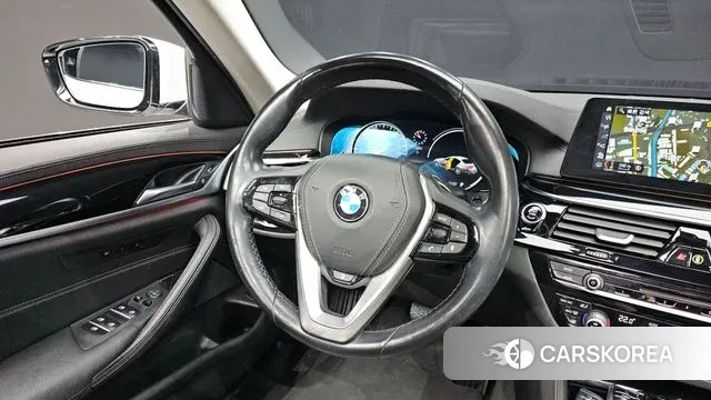BMW 5 Series (G30) 2018 Белый из Кореи, фото 4
