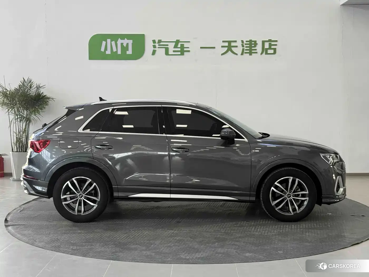 Audi Q3 2022 Silver/gray из Китая, фото 4