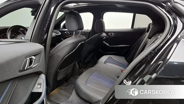 BMW 1 Series (F40) 2023 Черный из Кореи, фото 4