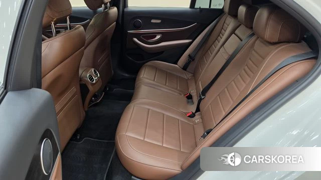 Mercedes-Benz E-Class W213 2023 Белый из Кореи, фото 4