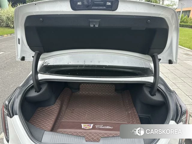Cadillac CT4 2023 Белый из Китая, фото 4