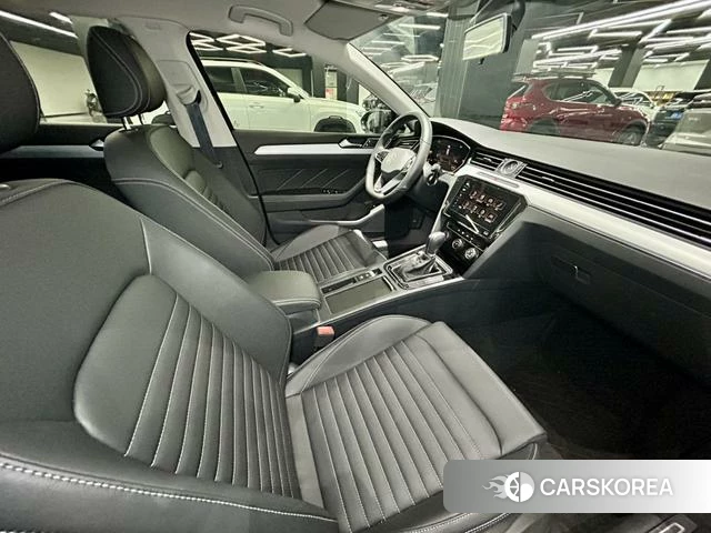 Volkswagen Magotan 2025 Черный из Китая, фото 4