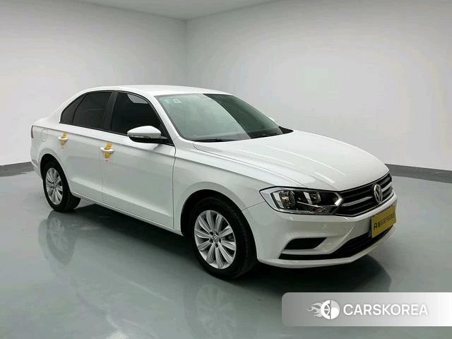 Volkswagen Bora 2023 Белый из Китая, фото 4