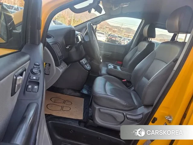 Hyundai The New Grand Starex 2018 Желтый из Кореи, фото 4