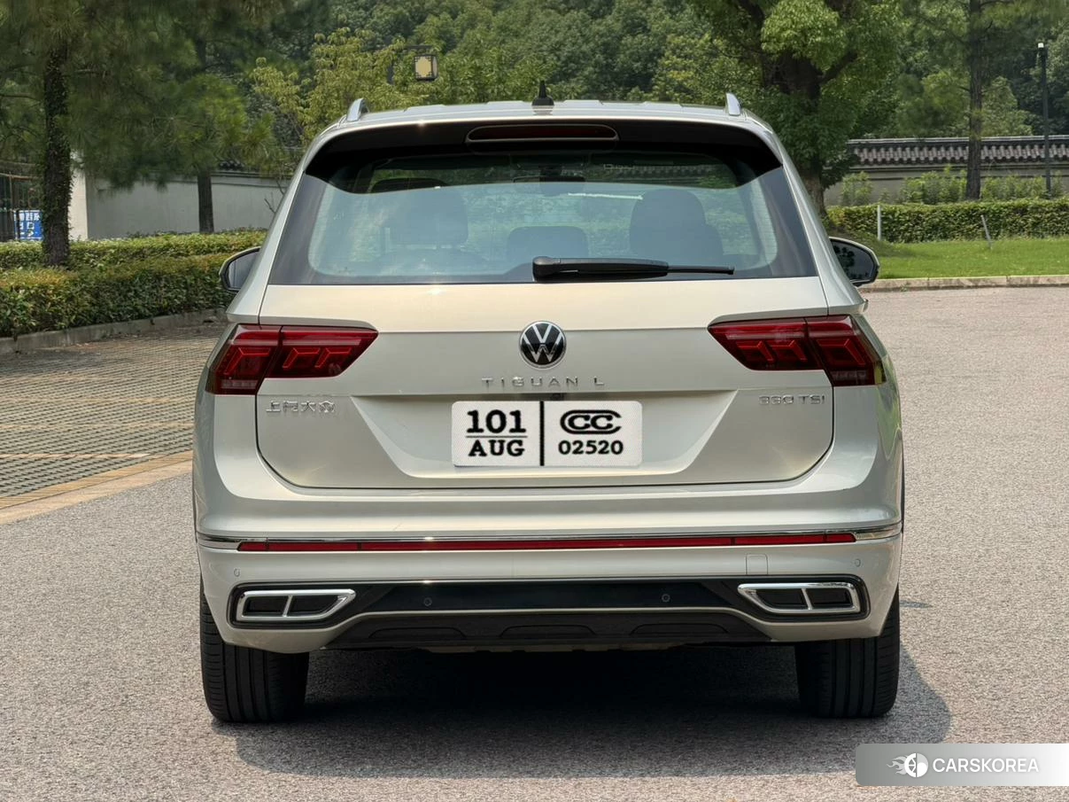 Volkswagen Tiguan L 2021 Серебристо-серый из Китая, фото 4