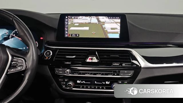BMW 5 Series (G30) 2019 Белый из Кореи, фото 4