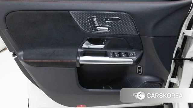 Mercedes-Benz GLA - Class H247 2024 Белый из Кореи, фото 4