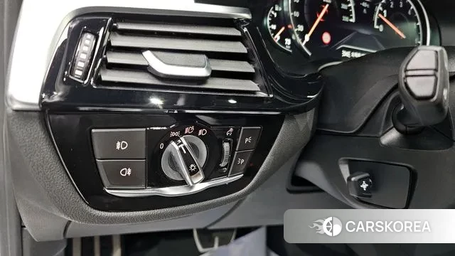 BMW 5 Series (G30) 2018 Белый из Кореи, фото 4