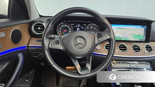 Mercedes-Benz E-Class W213 2018 Белый из Кореи, фото 4