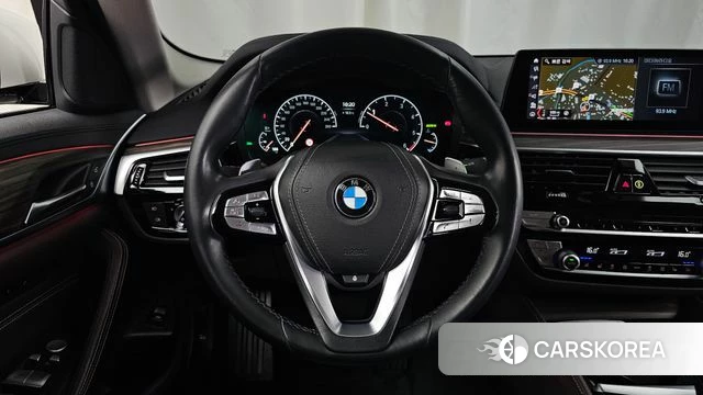 BMW 5 Series (G30) 2019 Белый из Кореи, фото 4