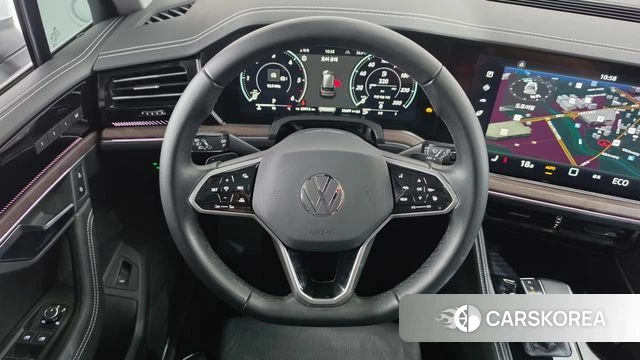 Volkswagen Touareg 3rd generation 2024 Белый из Кореи, фото 4