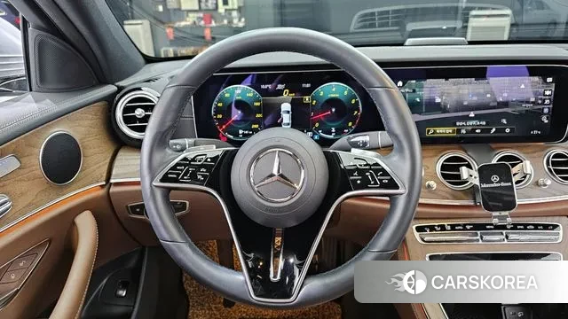 Mercedes-Benz E-Class W213 2022 Серебряный из Кореи, фото 4