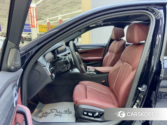 BMW 5 series 2023 Черный из Китая, фото 4