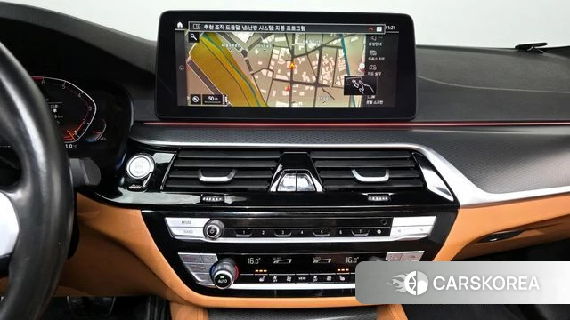 BMW 5 Series (G30) 2021 Черный из Кореи, фото 4