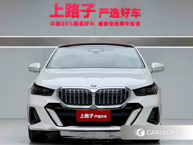 BMW 5 series 2025 Белый из Китая, фото 4