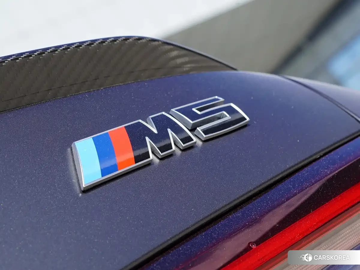 BMW M5 2026 Черный из Китая, фото 4