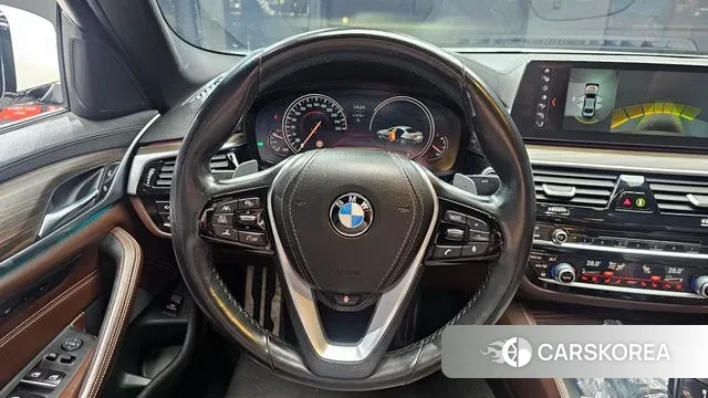 BMW 5 Series (G30) 2018 Белый из Кореи, фото 4