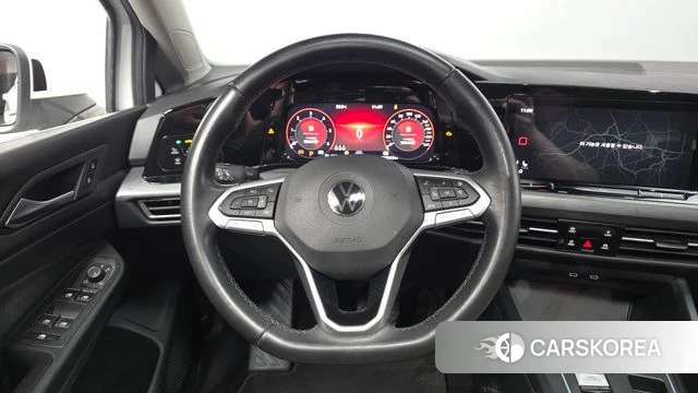 Volkswagen Golf 8th Generation 2022 Белый из Кореи, фото 4