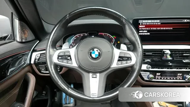 BMW 5 Series (G30) 2022 Серебристо-серый из Кореи, фото 4