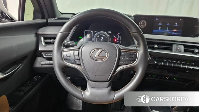 Lexus UX250h 2020 Серебристо-серый из Кореи, фото 4