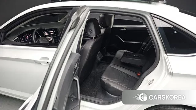 Volkswagen 7th Generation of Jetta 2023 Белый из Кореи, фото 4