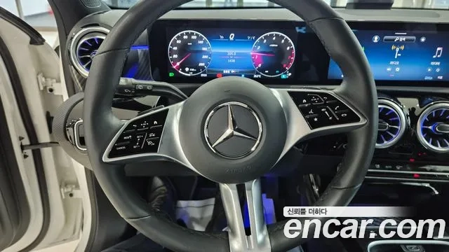 Mercedes-Benz A-Class W177 2024 Белый из Кореи, фото 4