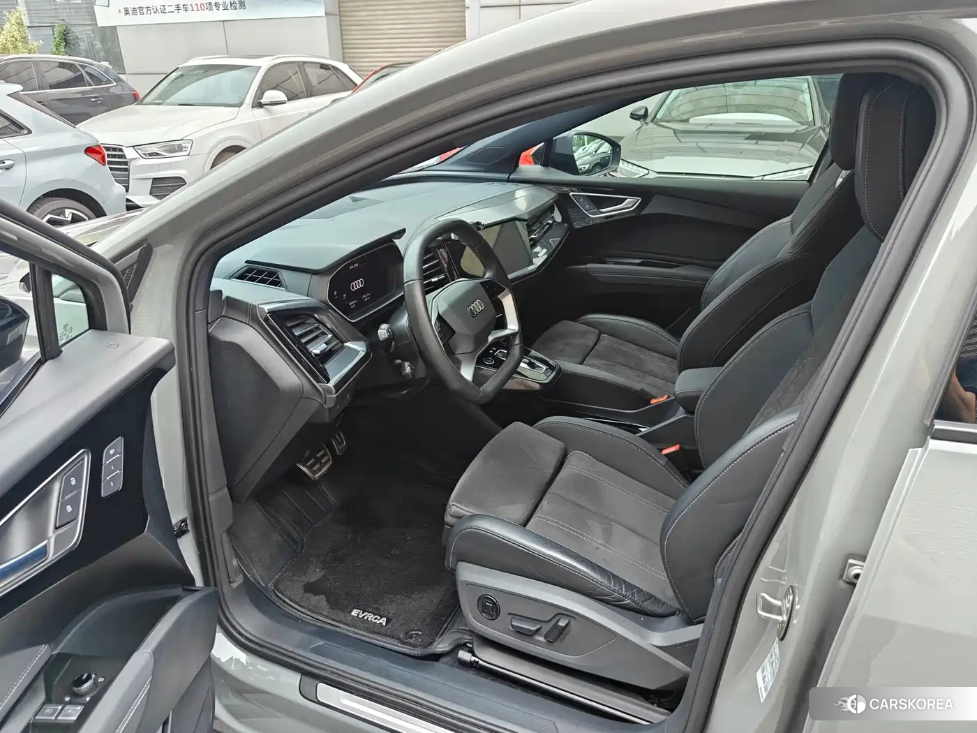 Audi Q4 2023 Silver/gray из Китая, фото 4
