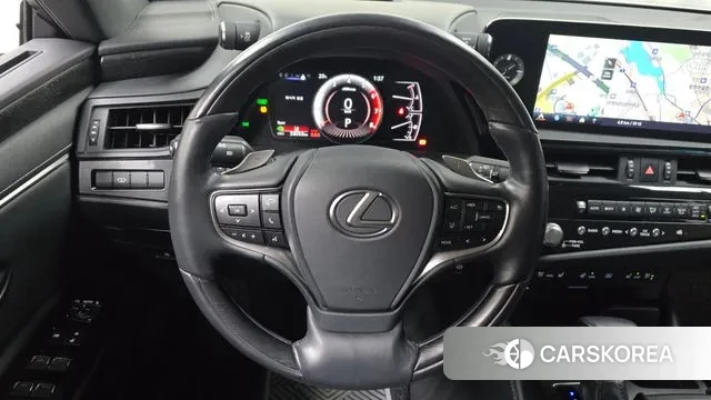 Lexus ES300h 7th generation 2022 Серебряный из Кореи, фото 4