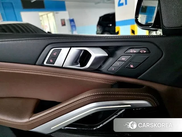 BMW X6 (G06) 2023 Черный из Кореи, фото 4