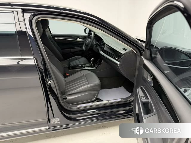 Volkswagen Passat PHEV 2022 Черный из Китая, фото 4