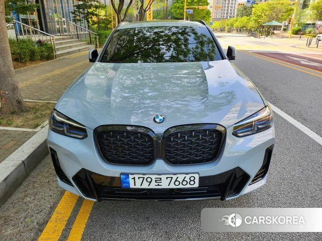 BMW X4 (G02) 2022 Светло-серебряный цвет из Кореи, фото 4
