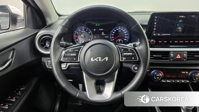 Kia The New K3 2nd generation 2021 Белый из Кореи, фото 4