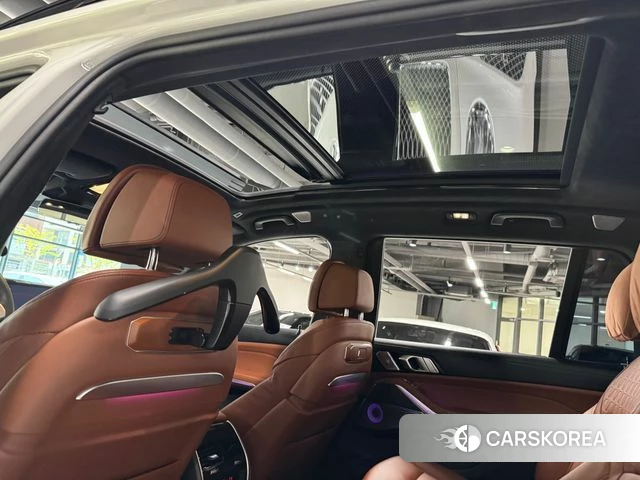 BMW X7 (G07) 2023 Белый из Кореи, фото 4